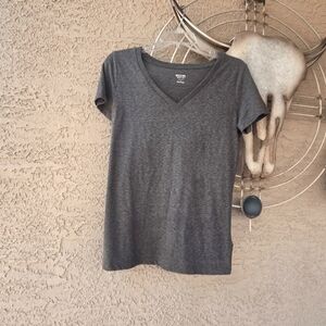 V-neck tee